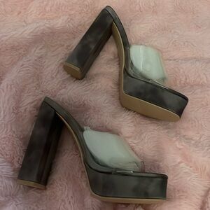 Never worn olive green heels
